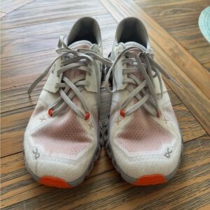 Ladies On Cloud Sneakers